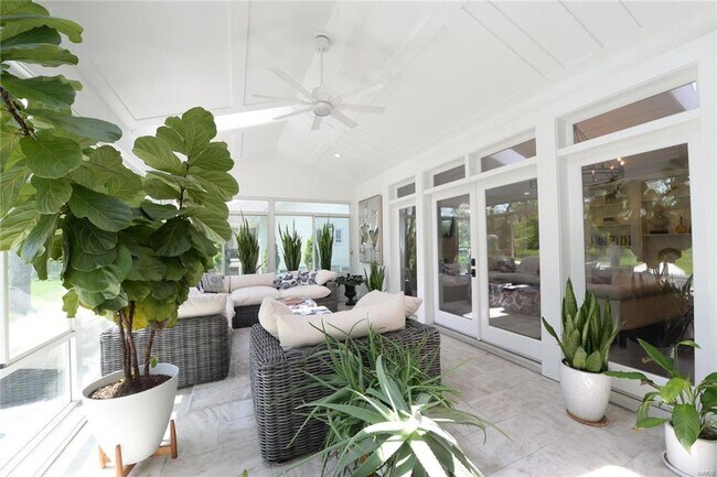 Building Photo - 1306 S Geyer Rd