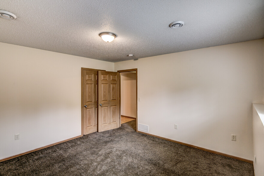Building Photo - 15770 52nd Ave