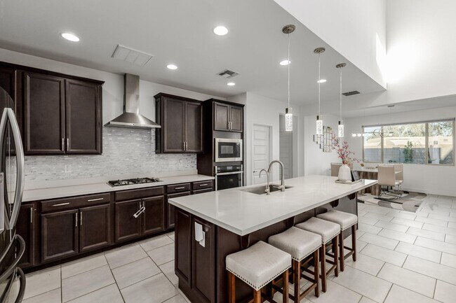 Building Photo - 6759 N 128th Dr