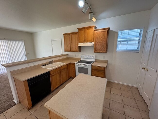 Building Photo - 3925 W Maldonado Rd