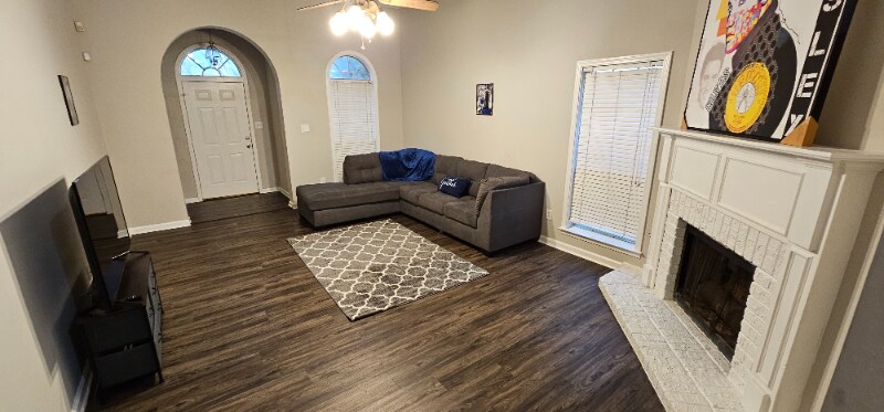 Building Photo - 8677 S Ashley Glen Cir