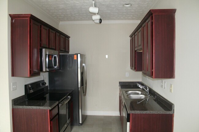 Building Photo - PARK PLACE - The Reserve Community