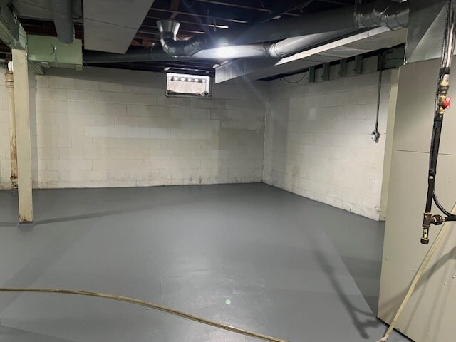 Building Photo - 2133 N Division St