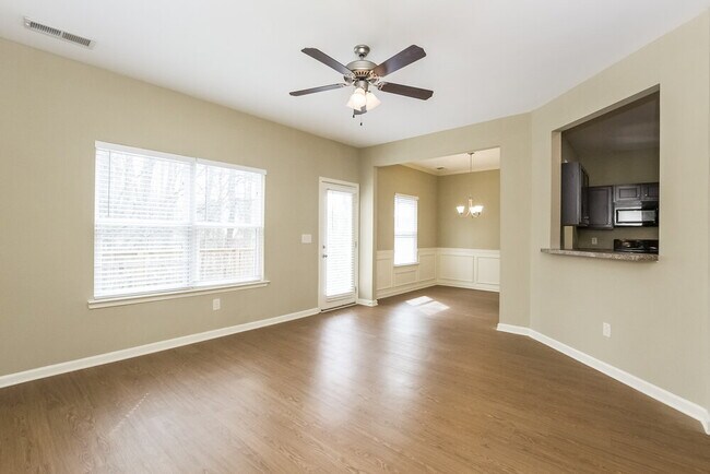 Building Photo - 520 Hill Crest Cir