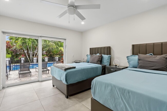 Building Photo - 600 NE 4th St