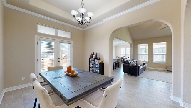 Building Photo - Spacious 4-bedroom, 2.5 bath, 3 car garage...
