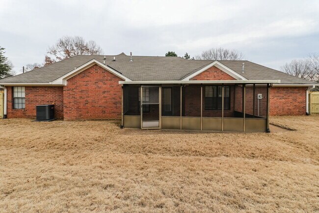 Building Photo - 7159 Eastover Blvd