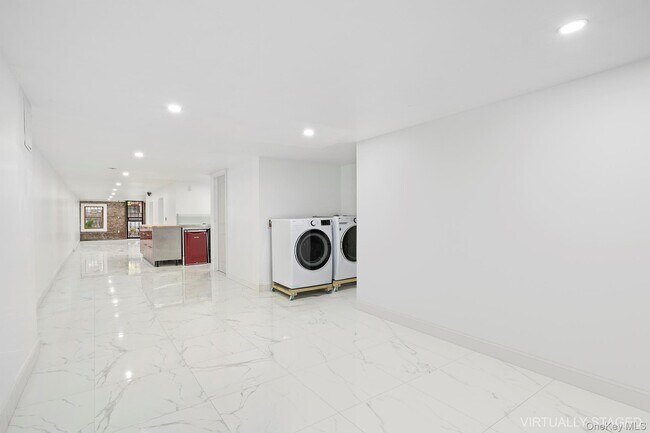 Building Photo - 453 W 140th St