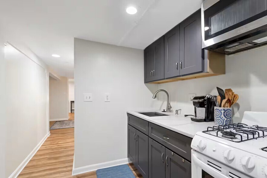 Building Photo - 1324 Randolph St NE