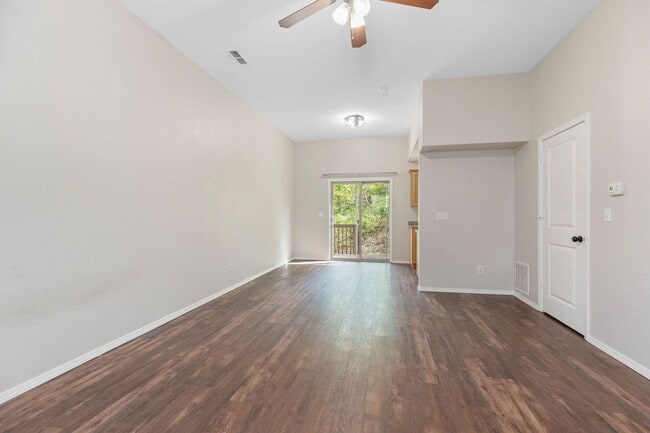 Building Photo - 1297 Hillcrest Pl