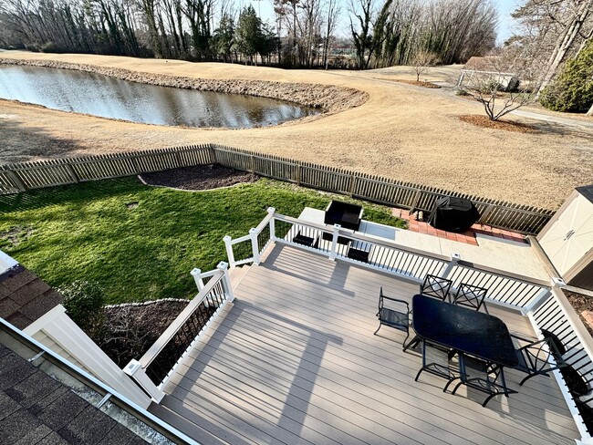 Building Photo - A Fabulous Home w/Water & Golf Course Views Available 05-04-26! Fenced Yard & Dog-Friendly!