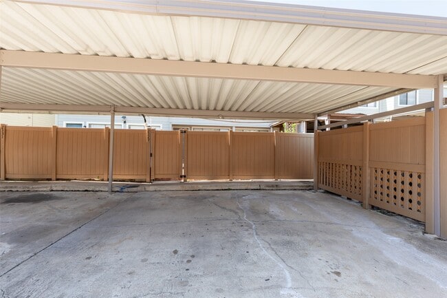 Building Photo - 2329 Briarwest Blvd