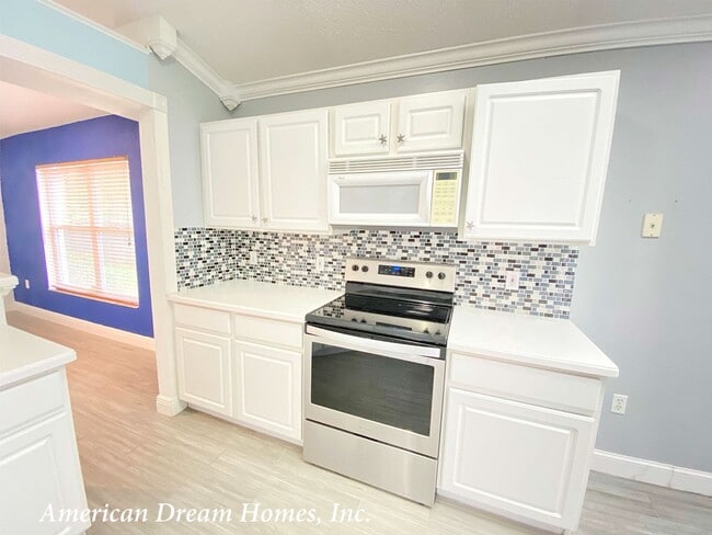 Building Photo - Wonderful Home in Andover Lakes!