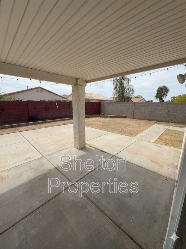 Building Photo - 7391 W Solano Dr N