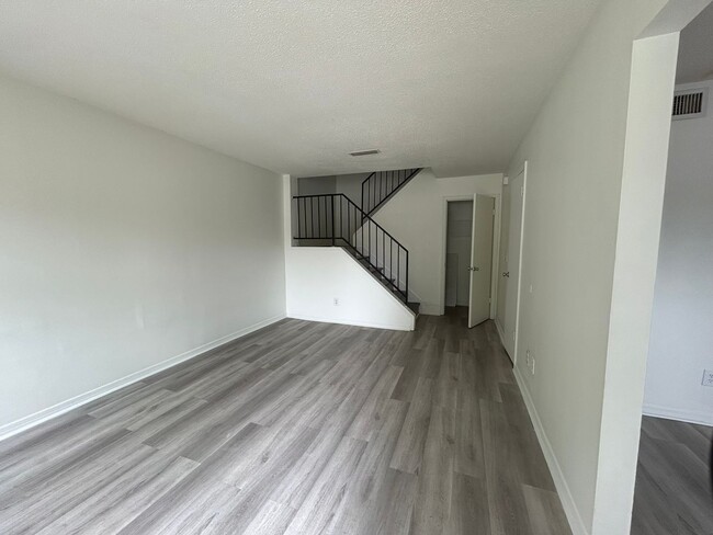 Building Photo - SPRING MOVE-IN SPECIAL AND RATE DROP ALERT...