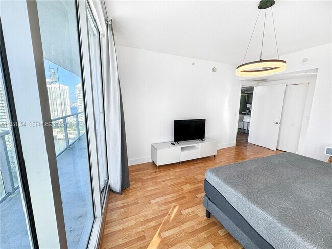 Building Photo - 185 SW 7th St