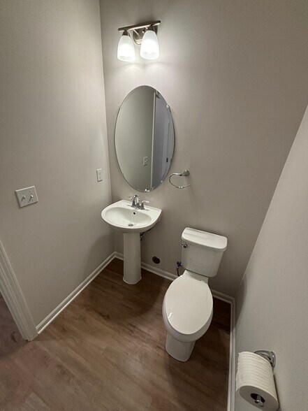 Building Photo - 1502 Salt Springs Dr