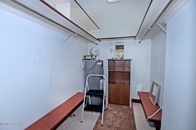 Building Photo - 1224 S Peninsula Dr