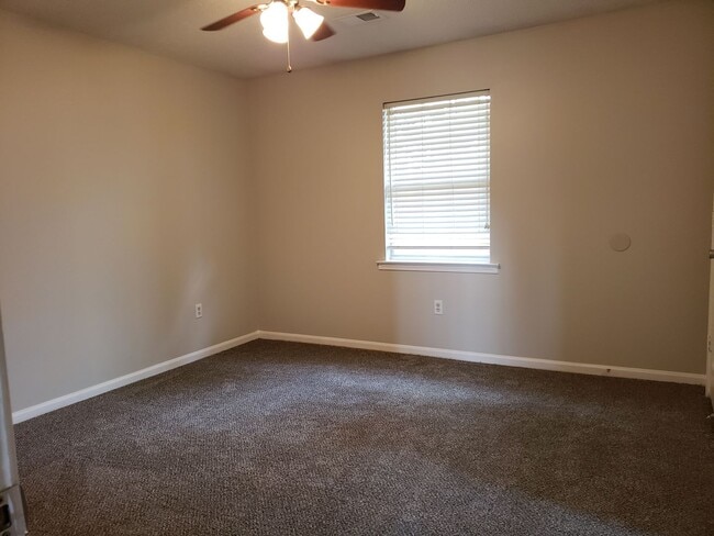 Building Photo - AVAILABLE MID-MARCH 2026! (Pet Friendly)