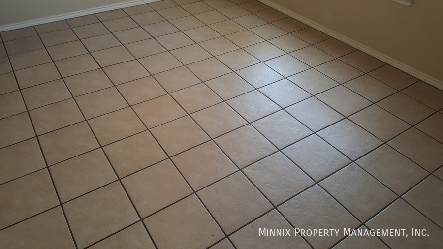 Building Photo - 515 N Kline Ave