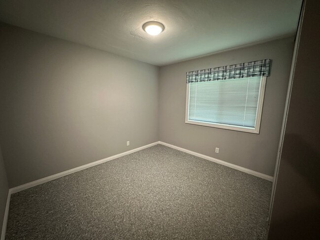 Building Photo - West-End Ramona 3BR Ranch on 2 Acres – Easy Poway Commute