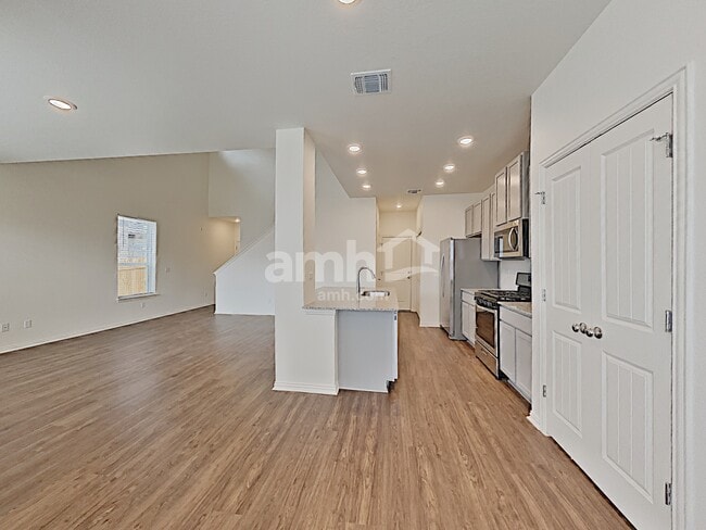 Building Photo - 2732 Spencebrook