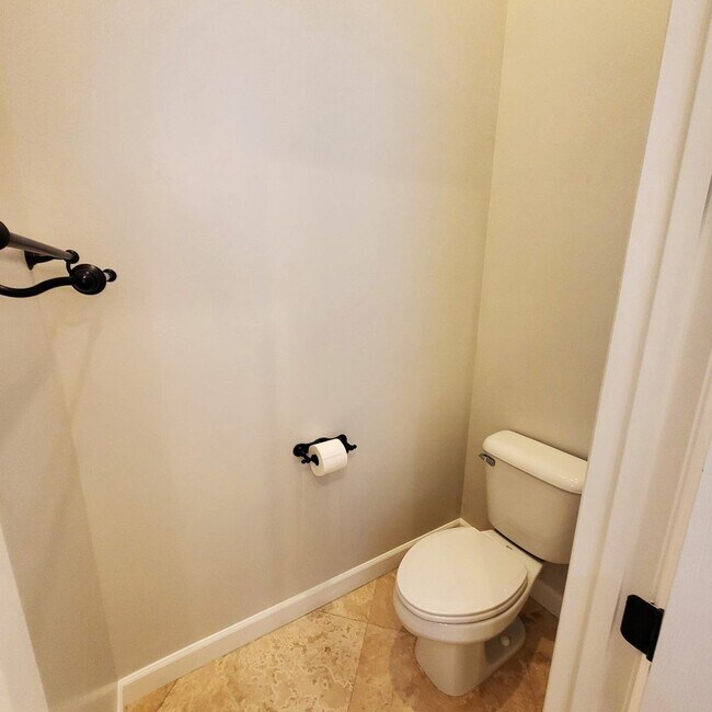 Building Photo - FIRST 2 WEEKS RENT FREE!!! BEAUTIFUL HOME ...