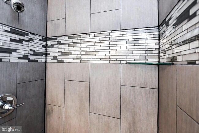 Building Photo - 2115 N Anvil Ln