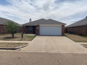 Building Photo - Southwest Lubbock Gem:6553 89th Street