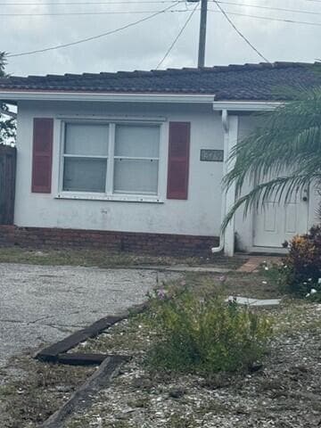 Building Photo - 13791 Oleander Ave