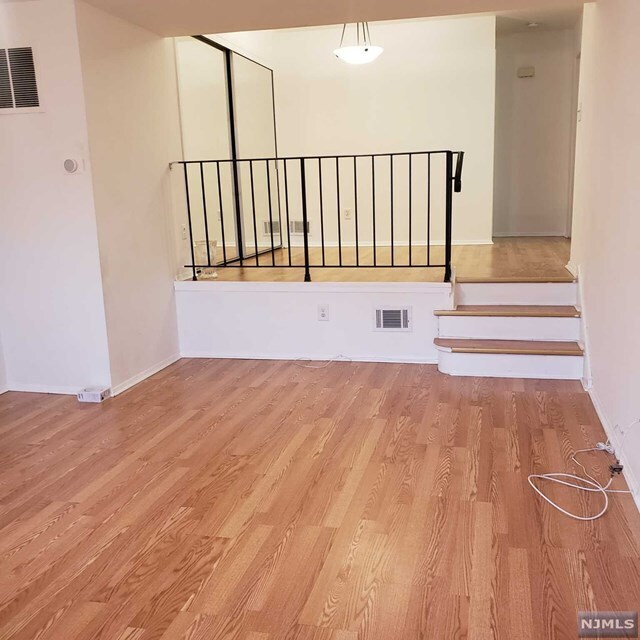 Building Photo - 635 Schuyler Ave