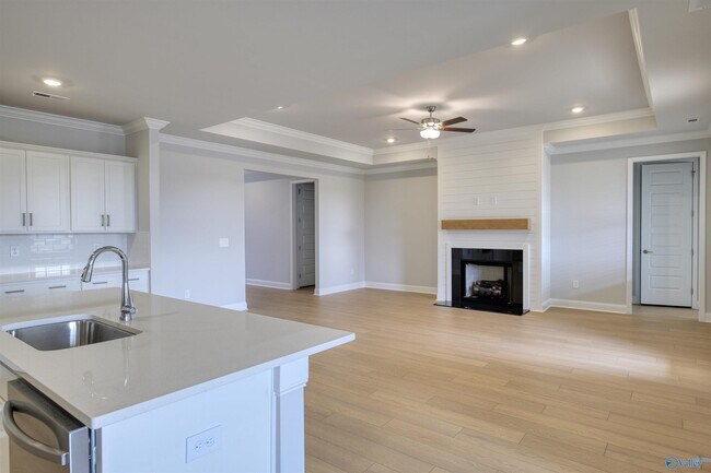 Building Photo - 190 Clift Crk Dr