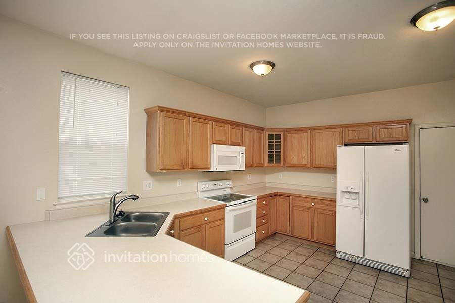 Building Photo - 10224 S Cherryhurst Ln