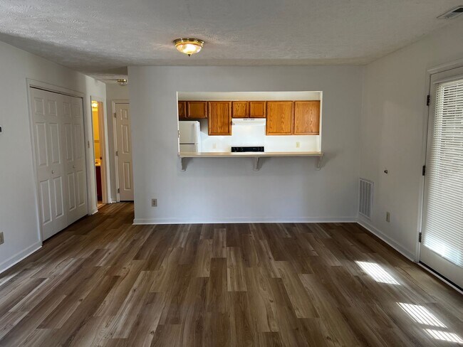 Building Photo - 1016 Ancestry Dr