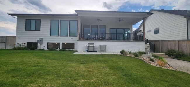 Building Photo - 2702 N Eagle St