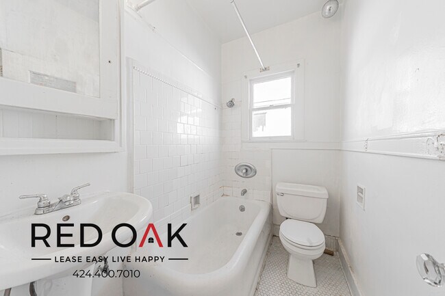 Building Photo - 1740 N Gramercy Pl