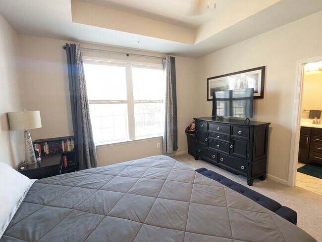 Building Photo - END UNIT newer build in ideal Frederick lo...