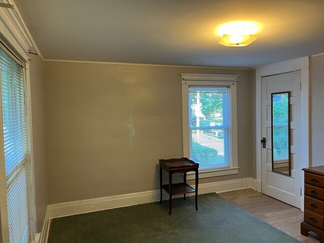 Freshly painted - 19 Ward Plz