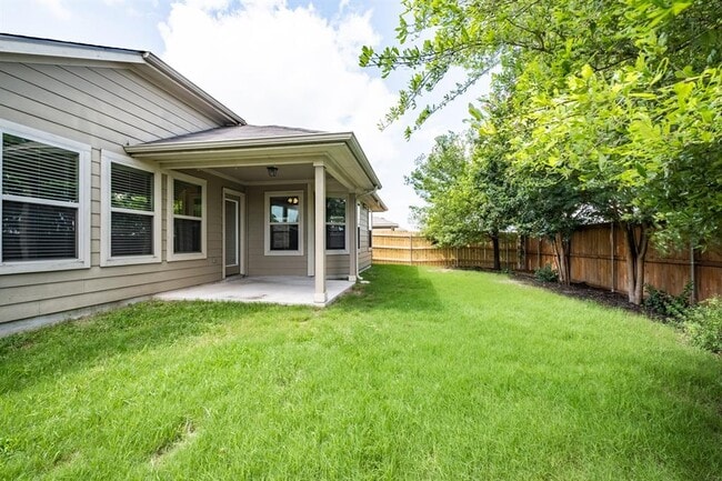 Building Photo - 17624 Bridgefarmer Blvd