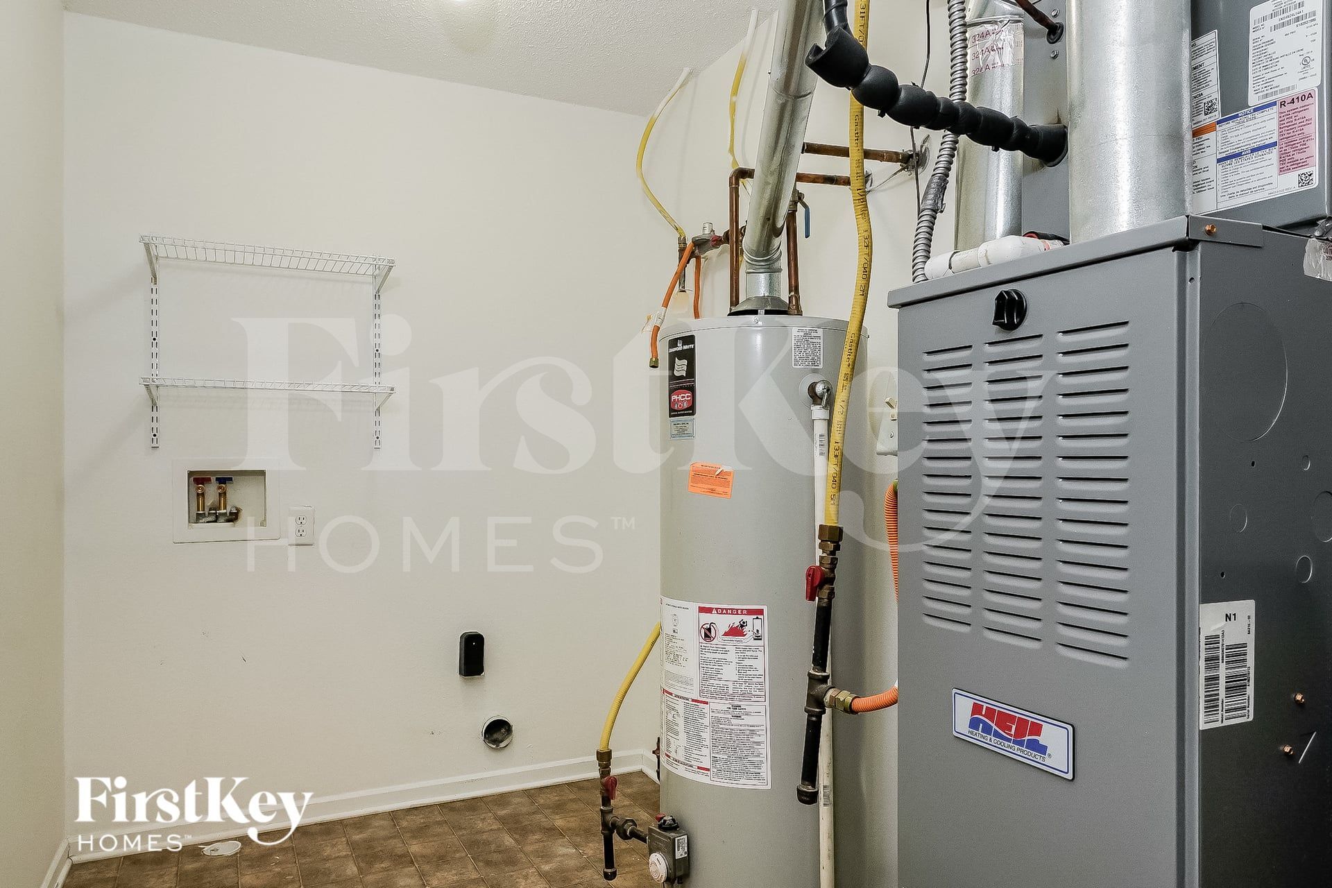 Building Photo - 6140 Monteo Dr