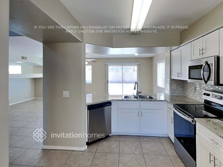 Building Photo - 15555 W Meade Ln