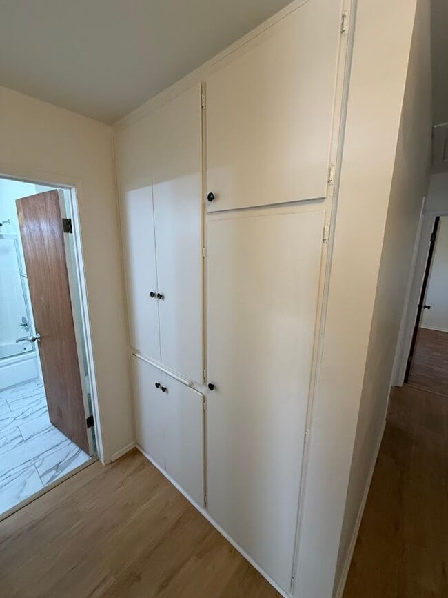 Building Photo - Beautiful 3 Bedroom, 2 Bathroom North Hill...