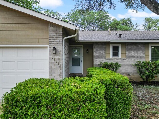 Building Photo - 7811 Croftwood Dr