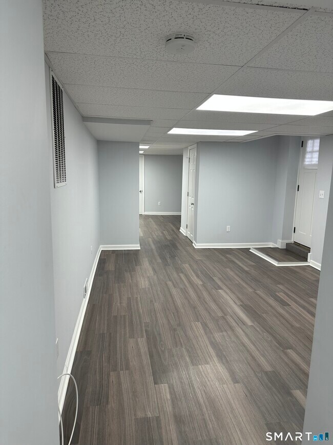 Building Photo - 104 East Ave