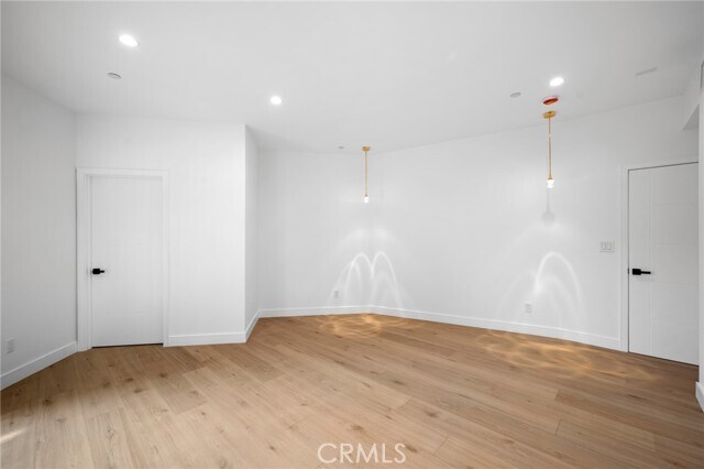 Building Photo - 9601 N Clybourn Ave