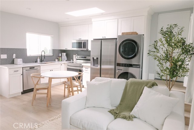 Building Photo - 737 N Frederic St