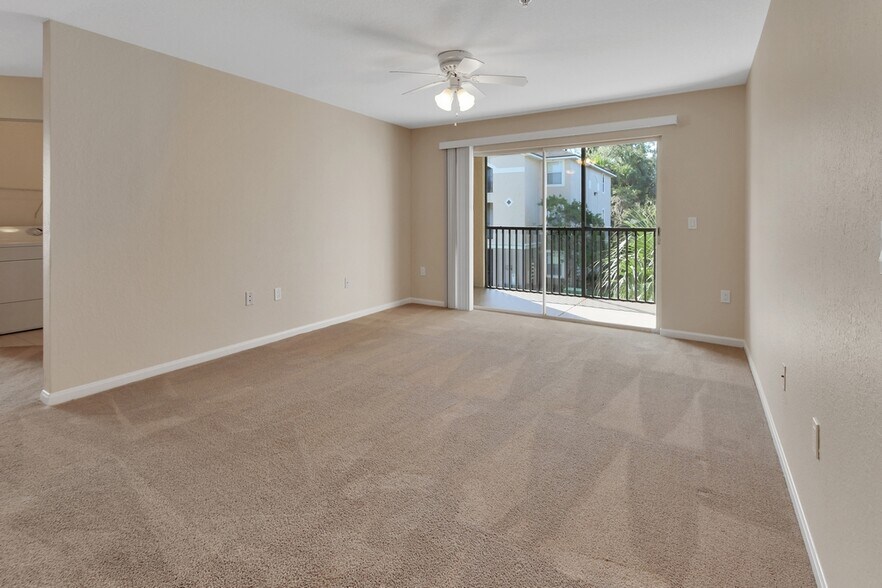 Building Photo - 940 Village Trl