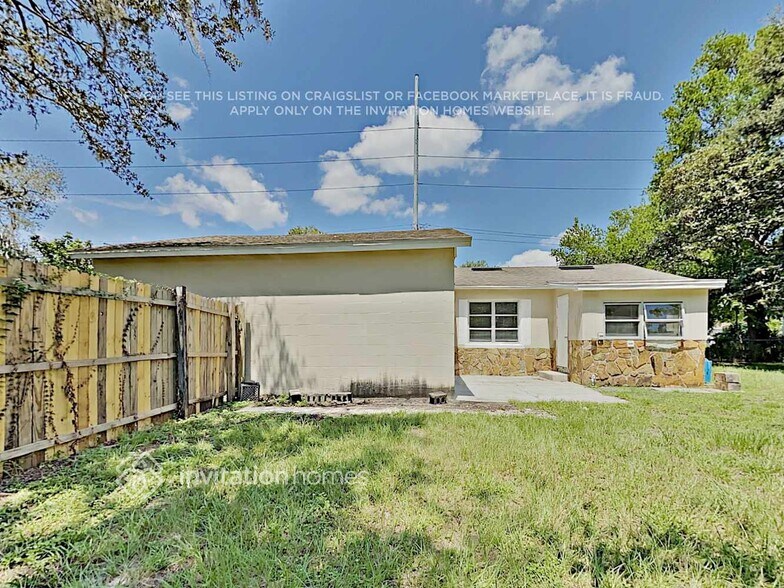 Building Photo - 9501 N Albany Ave