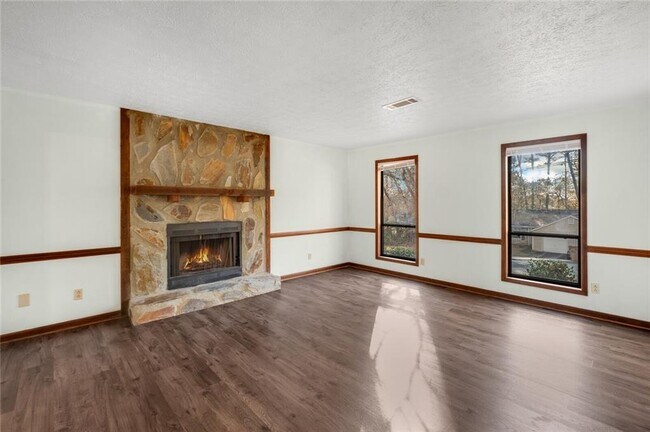 Building Photo - 1810 River Rock Trail