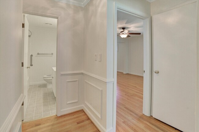 Building Photo - 121 Marshdale Ave SW